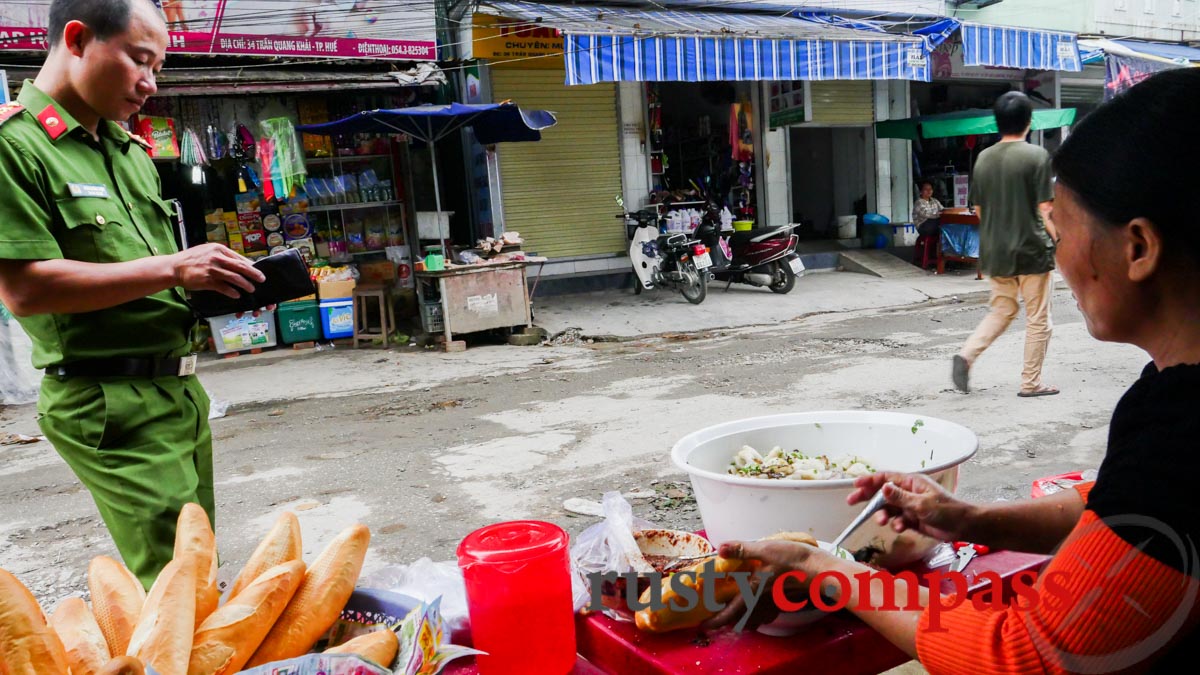 Banh mi banh loc,Hue - fuel for the local constabulary